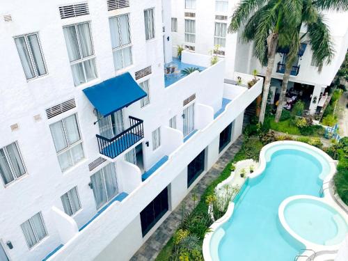 Tagaytay Apartment | The Greek Pod - Private Staycation Pod in La Bella Tagaytay