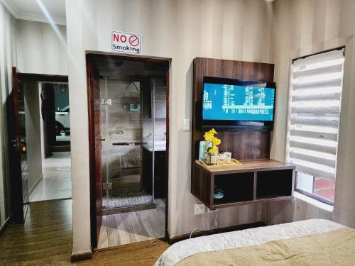 Olympus AH House | The Green leaf Executive Home