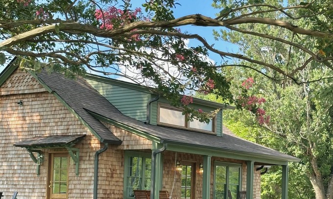 Greeneville Cabin | The Green Mountain-Newly Build Cabin with AC, WiFi in Greeneville-Family-Pets
