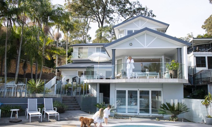 Mount Pleasant House | The Greenhouse Retreat