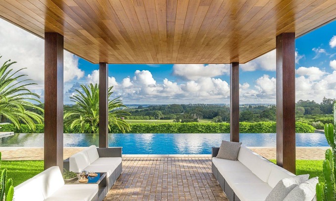Eureka Villa | The Greenway (With Car Parking)