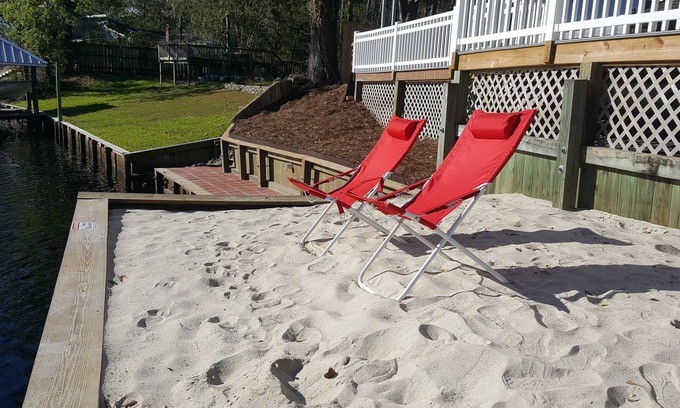Brices Creek House | The Grey Goose (Waterfront) Historic New Bern - Private Beach - BRING YOUR BOAT!