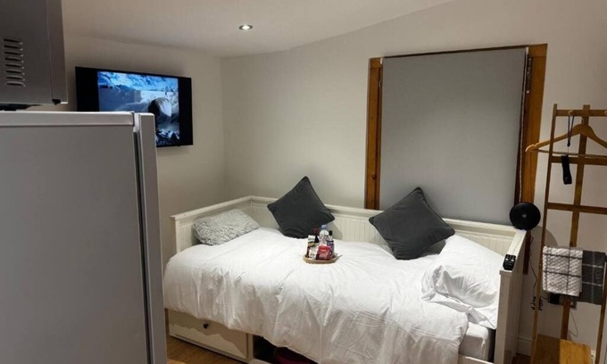 Barnehurst Apartment | The Grove self-contained Garden Suite