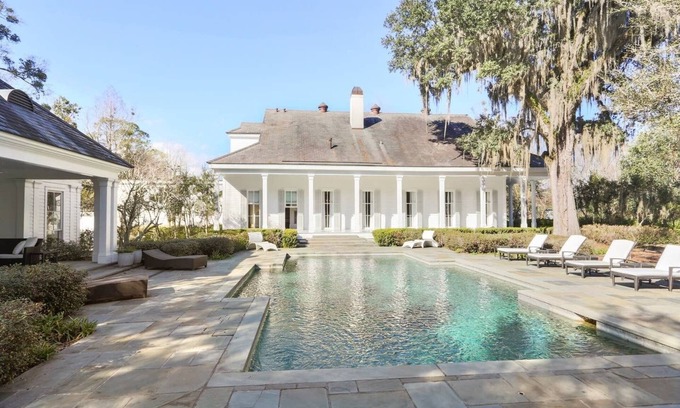 Covington House | The Guest House at Charropin Beach