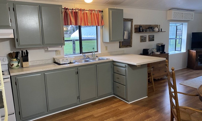Olympia House | The Guesthouse at Lakeshore Acres