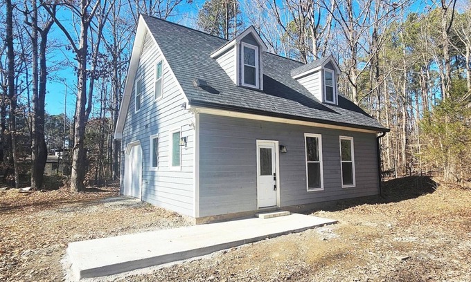 McCain House | The Guesthouse @ Pine Forest Hideaway - (Near UNC)