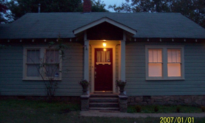 Lithonia House | The Haley House Circa 1938 :) 20 miles to Atlanta and 10 miles to St. Mtn Park.