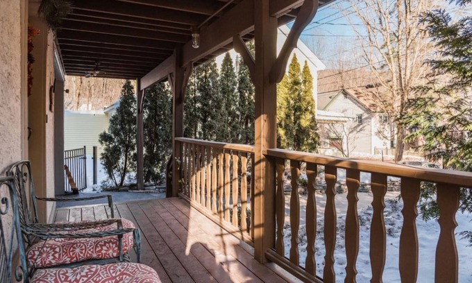 Pine Hill Ski Chalet | The Hamlet Hummingbird House Lake Hike Ski