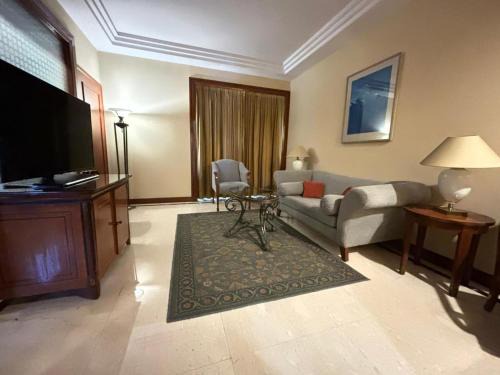 Barakhamba Hotel | The Hans, New Delhi