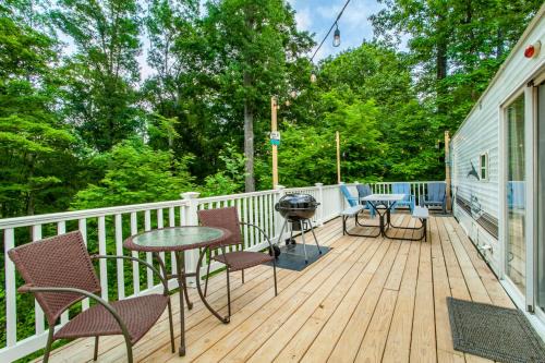Dandridge House | The Happy Camper A Peaceful Retreat