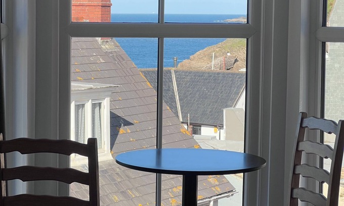 Hele Bed & Breakfast | The Harbour Lights