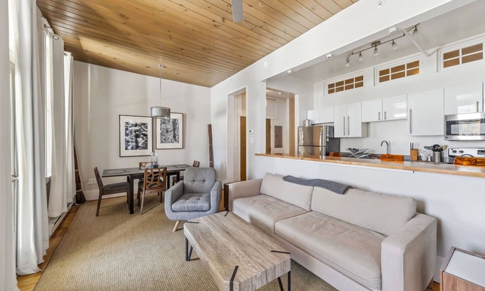 Lake Placid Hotel | The Haus on Mirror Lake Suite 3