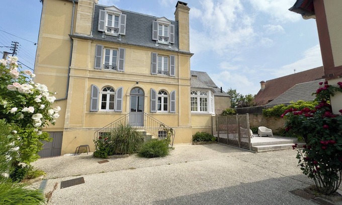 Lion-sur-Mer House | The "Haut les Cœurs" House