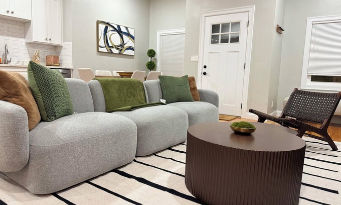 Egleston Square Apartment | The Haven - 3BR2BA Central & Cozy Retreat/Near T