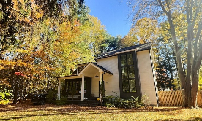 Shorewood-Tower Hills-Harbert House | The Haven at Sawyer: Luxury Escape in SW Michigan near Warren Dunes