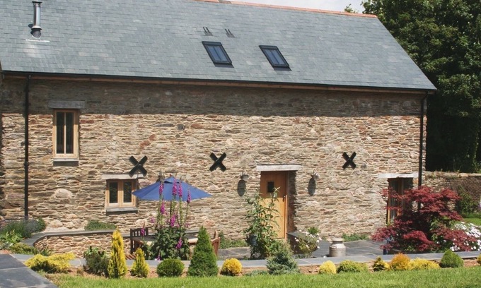 Washbourne Cottage | THE HAY BARN, pet friendly, character holiday cottage in Halwell