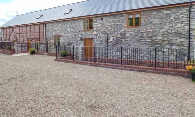 Oswestry House | THE HAYLOFT, family friendly, luxury holiday cottage in Llanyblodwel