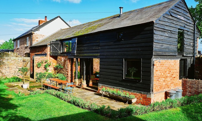 Ross-on-Wye Cottage | THE HAYLOFT, pet friendly, character holiday cottage in Ross-On-Wye