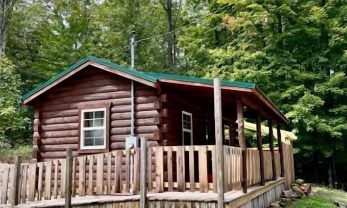 McArthur Cabin | The Heartwood in Hocking Hills