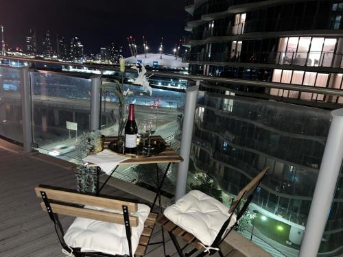 Docklands Apartment | The Heights at Riverline O2 View & AC