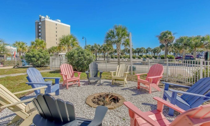 Downtown Myrtle Beach Cottage | The Hemingway Cottage at 2nd Ave