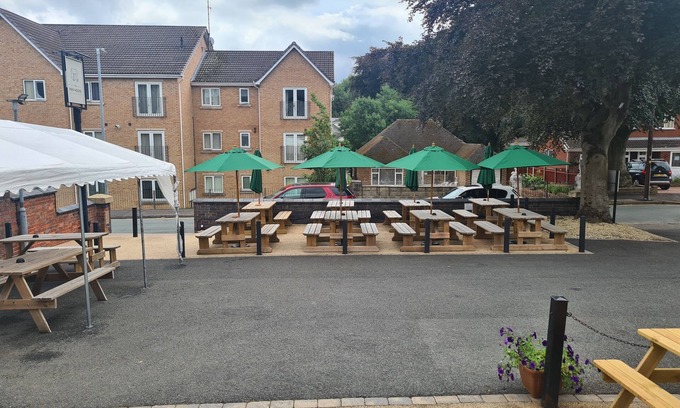 Hednesford Hotel | The Hen House