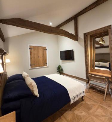 Charlwood Apartment | The Heritage Hideaway