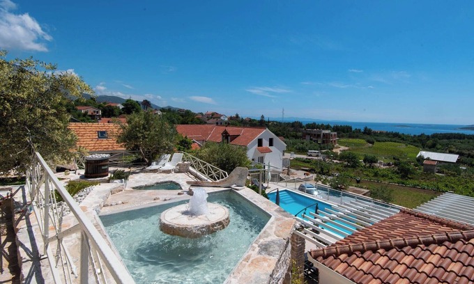 Stankovici Villa | The Hidden Treasure Village, 7-Bedroom Luxury Holiday Resort with children playground, private Pool and Private Parking, SEA VIEW