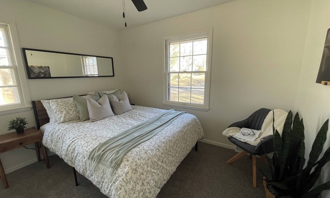 Grandview House | The Hideaway - 7 Bed, 2 Full Kitchen