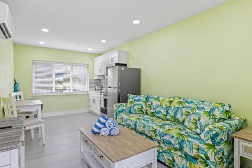Sanibel House | The Hideaway Cottage at Palmview Inn of Sanibel