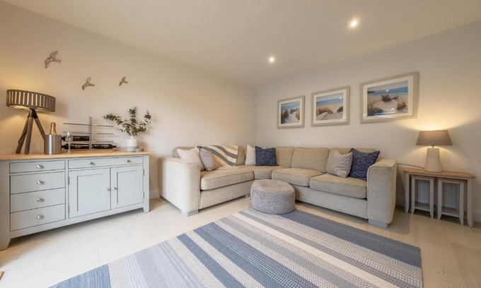 Docking House | The Hideaway D