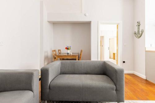 Roundham Apartment | The Hideaway, Family apartment close to the beach.