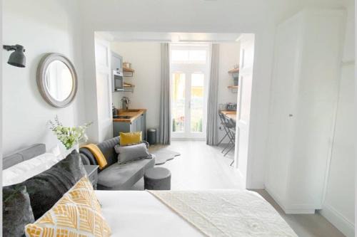 Folkestone Apartment | The Hideaway