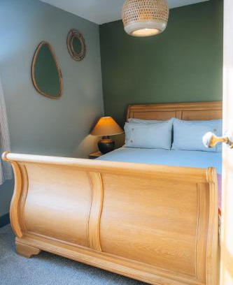 City Centre Apartment | The Hideaway - Stratford Upon Avon - Central - Free Offstreet Parking