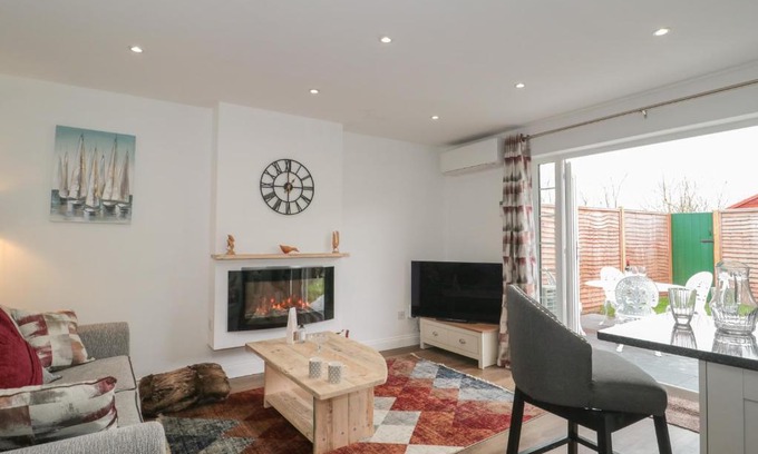 Lympsham House | The Hideaway