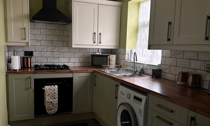 Bradford House | The Hideaway Home BD5 - 2 Bed Lovely Modern House