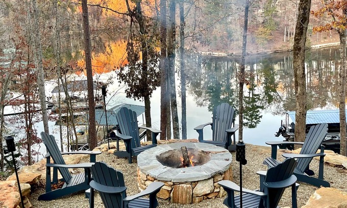 Salem House | The Hideaway on Lake Keowee