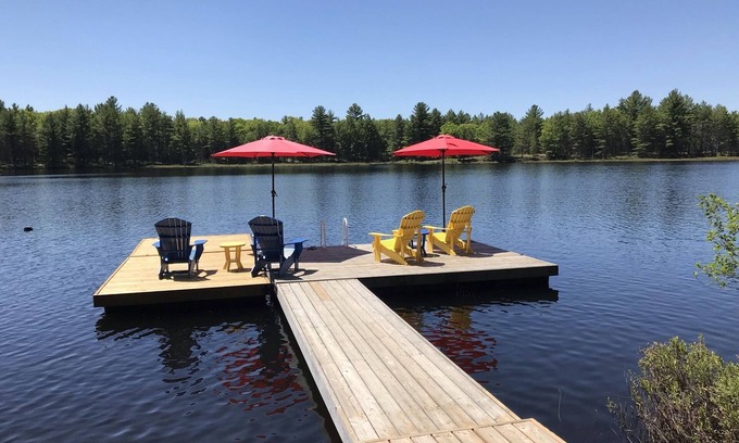 Bala Cottage | The Hideaway - Waterfront Cottage with private dock on Porter Lake - Muskoka