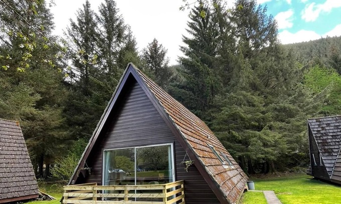 South Laggan Ski Chalet | The Highland Adventure Lodge - sleeps 6 guests in 3 bedrooms and via the sofa bed in the lounge
