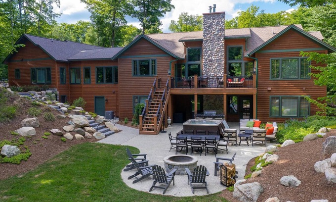 Harbor Springs House | The Highlands - Brand New Beautiful Addition - 7 Bedrooms, Ski-In/Ski-Out!
