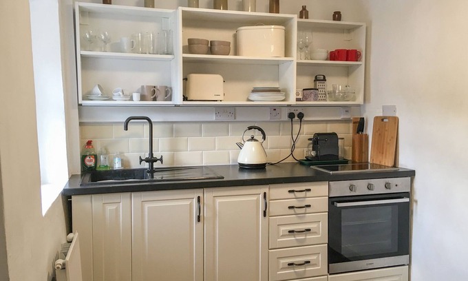 Cromford Cottage | The Hill