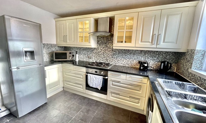 Kidlington House | The HK House - Family Friendly Near To Blenheim Palace & Oxford City Centre