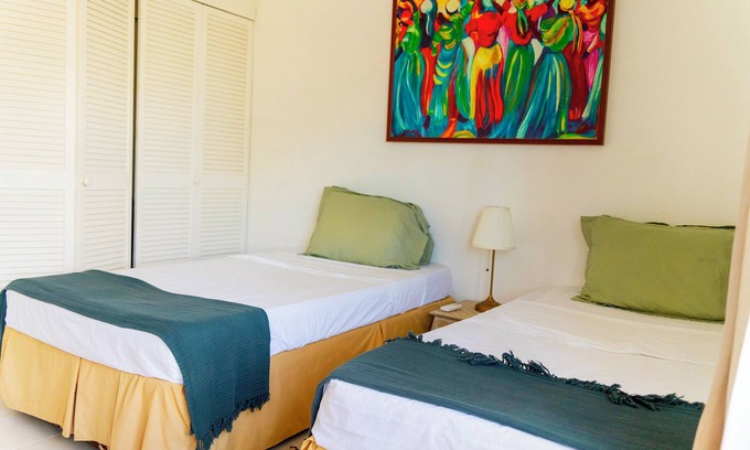 West Coast Apartment | The Holiday Hub close to amenities and beach view