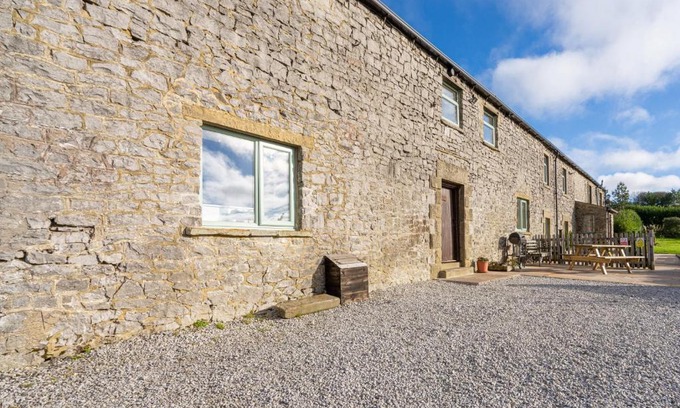 Peak District House | The Holmes Barn - Sleeps 16 - Pet friendly