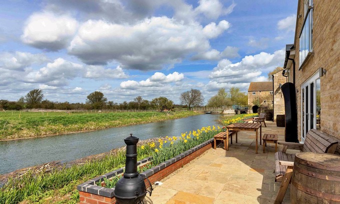 Thurlby House | The Holt by Interhome
