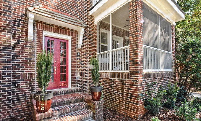Dilworth Apartment | The Home Collection - Kirkwood Avenue