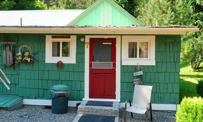 New Meadows Cabin | "The Homestead"- Cabin 7