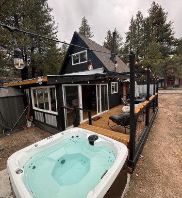 Green Valley Lake Ski Chalet | The Honey Bear Cabin Jacuzzi EV Friendly Renovated