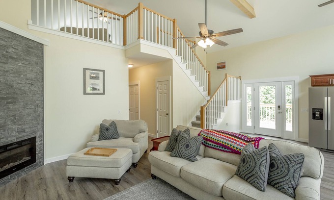 Wildwood House | The Honeysuckle - PMI Scenic City Rental