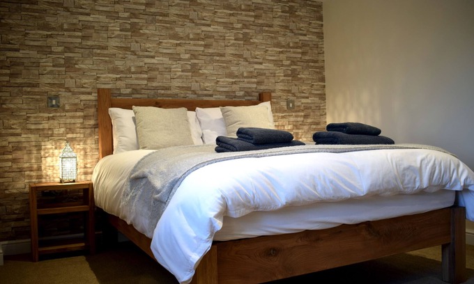 Alfreton House | The Horse & Jockey Wessington